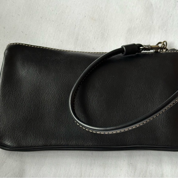 Nine West Wristlet Wallet Black - Picture 3 of 7